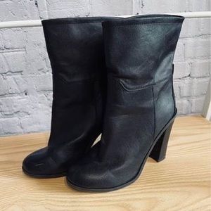 Womens Boots Size 7